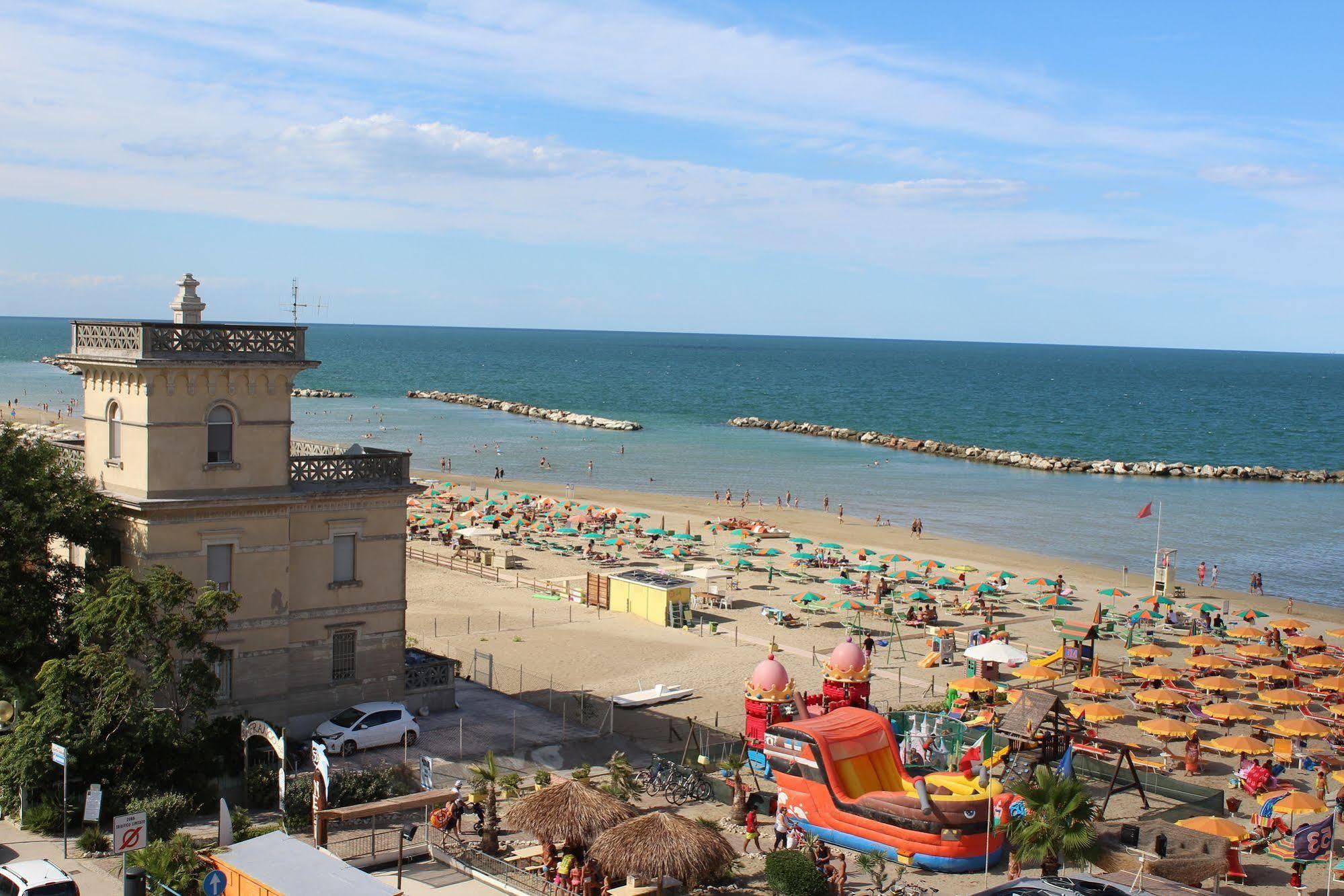 Hotel Brenta Viserbella di Rimini Esterno foto